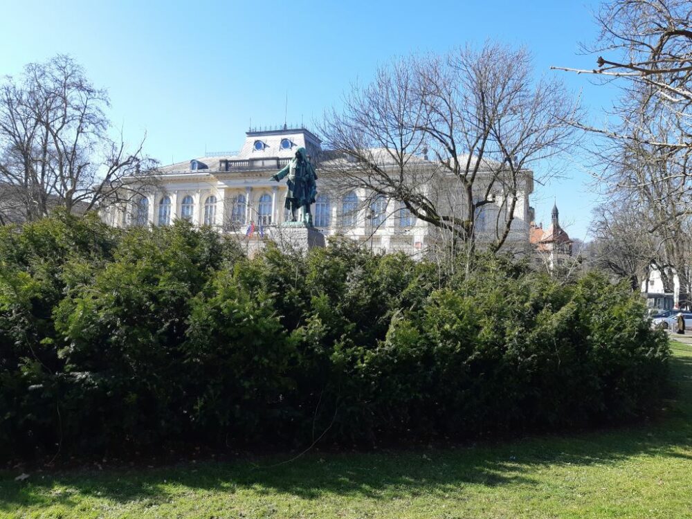 Spomenik Valvazorju