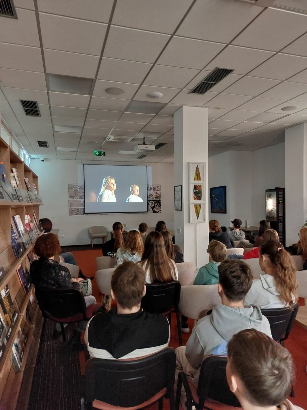 ogled filma v knjižnici