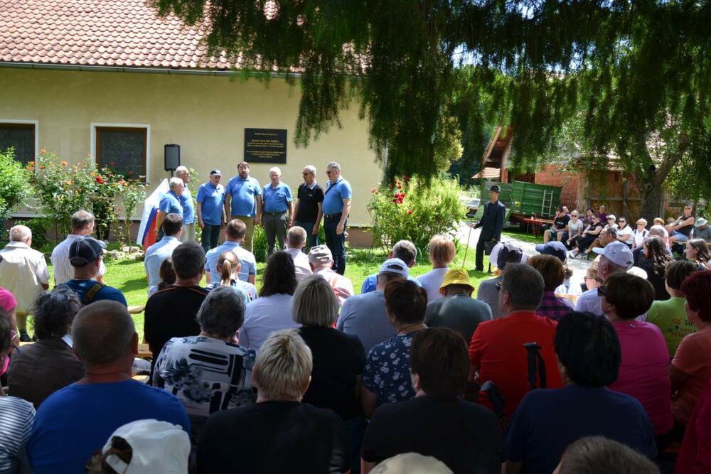 pevci Župnijskega pevskega zbora župnije Sveti Tomaž
