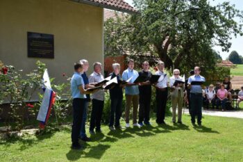 pevci Župnijskega pevskega zbora župnije Sveti Tomaž