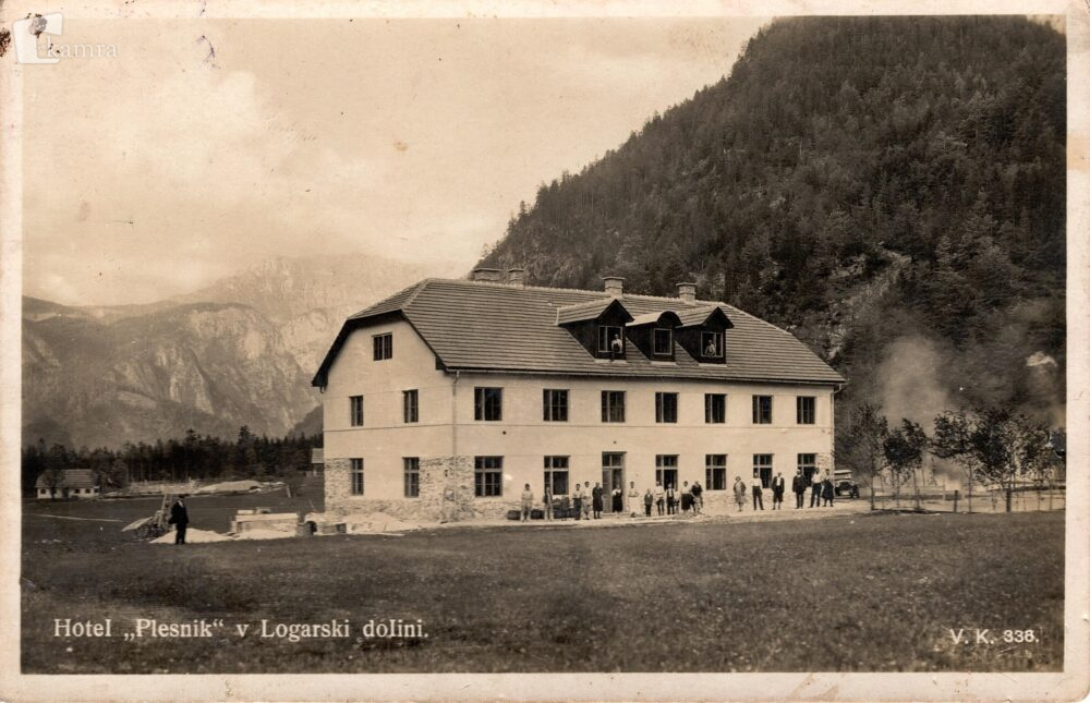 Hotel Plesnik v Logarski dolini okoli leta 1933