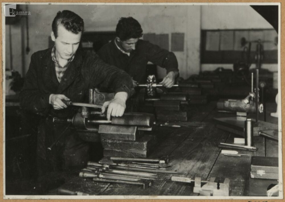 Gojenci IKŠ v delavnici