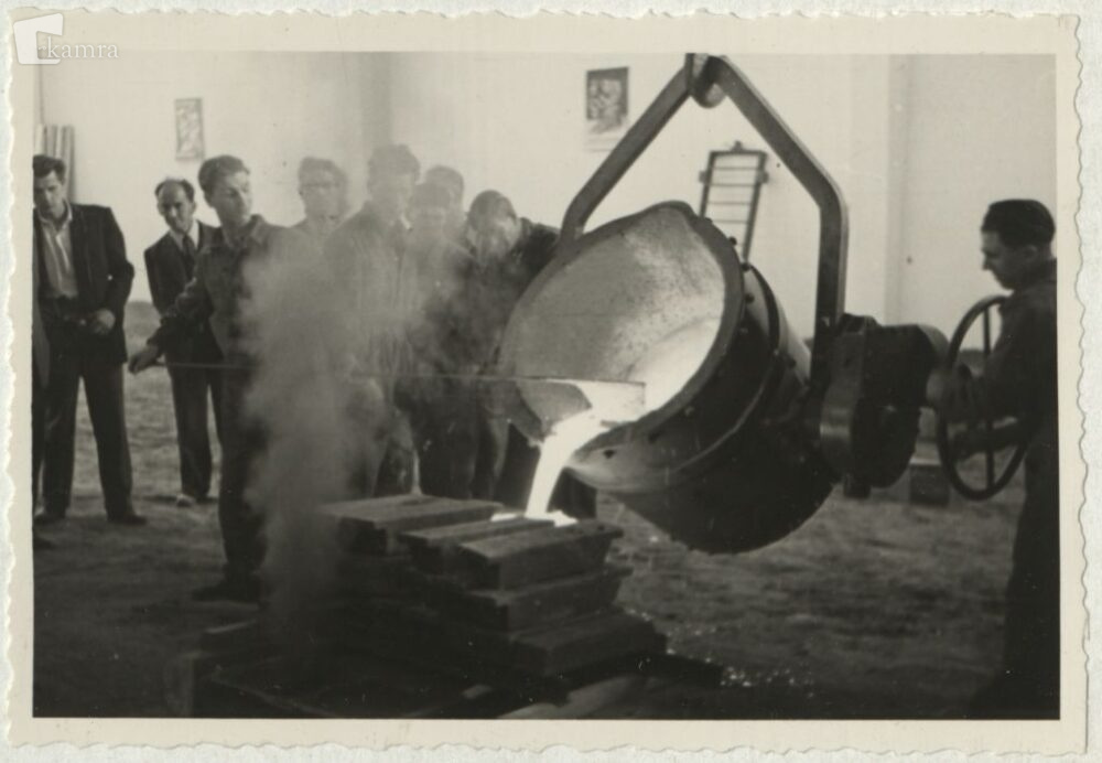 Ulivanje staljenega železa v kalup