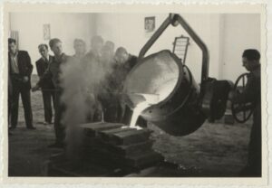 Ulivanje staljenega železa v kalup