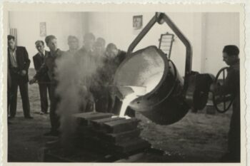 Ulivanje staljenega železa v kalup