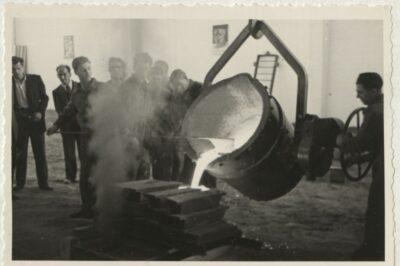 Ulivanje staljenega železa v kalup