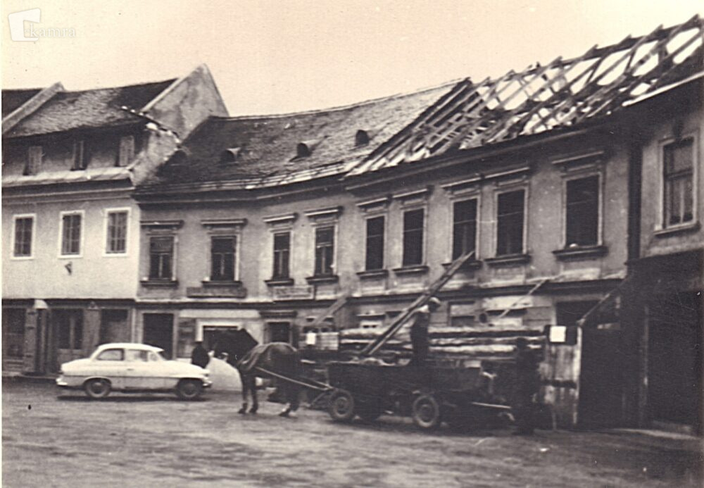 Podiranje Golobove stavbe