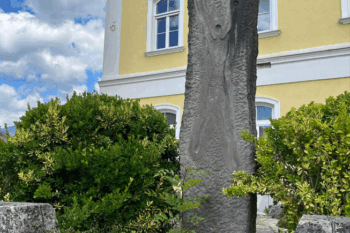 Spomenik padlim med NOB