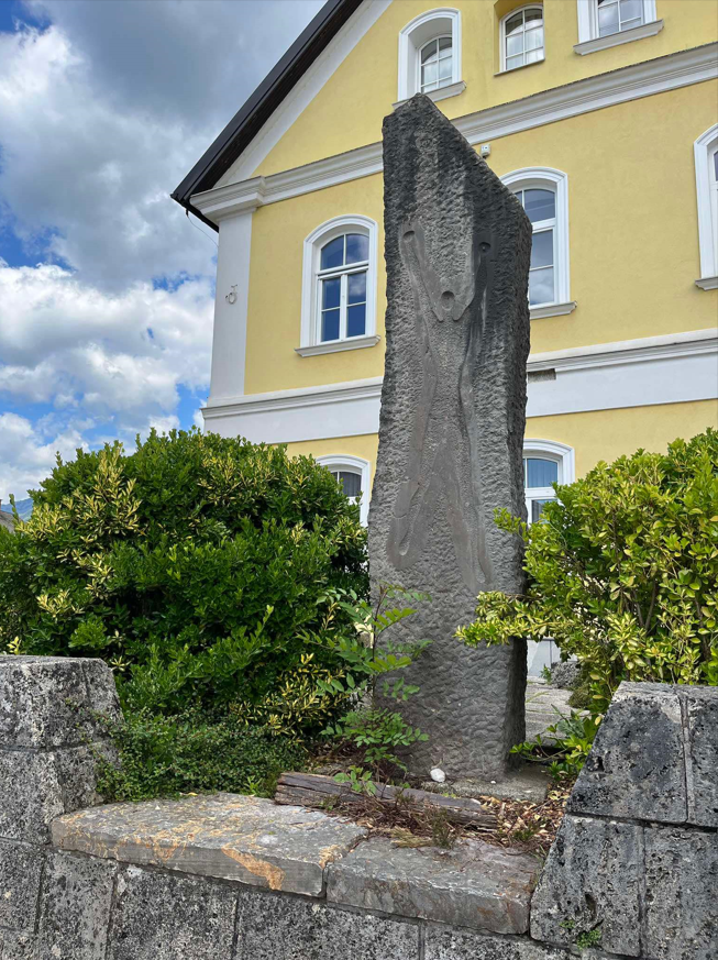 Spomenik padlim med NOB