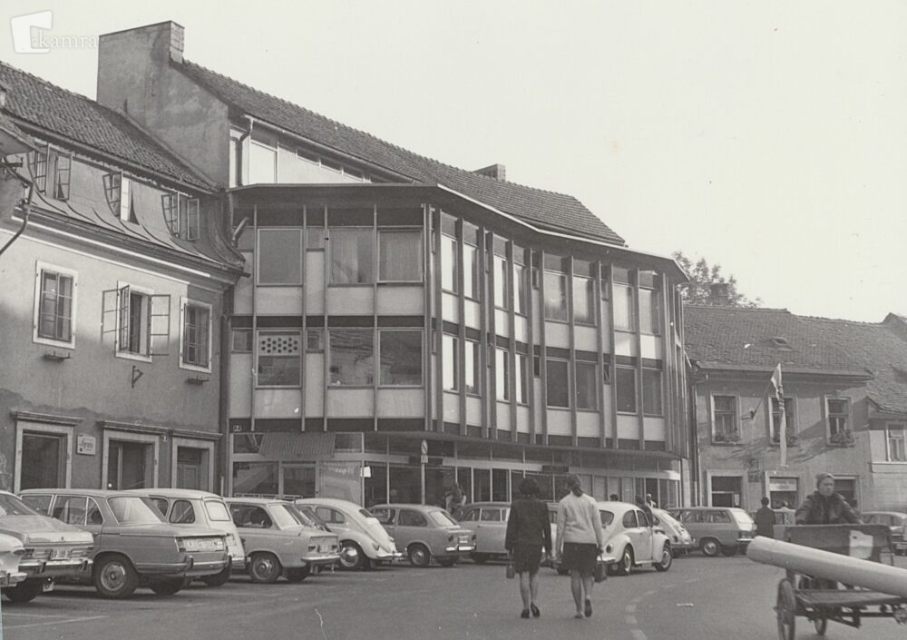 nadomestna stavba na Maistrovem trgu