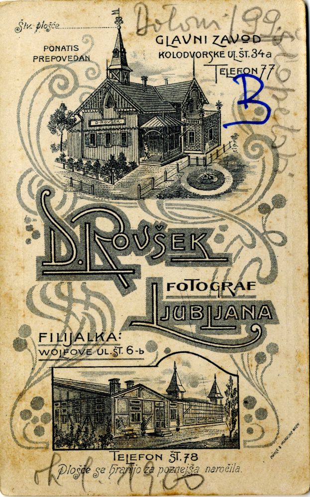 hrbtna stran fotografije D. Rovška